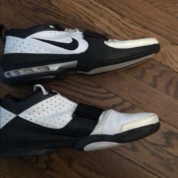 Josh Childress Signed game used basketball shoe - Picture 3 of 5